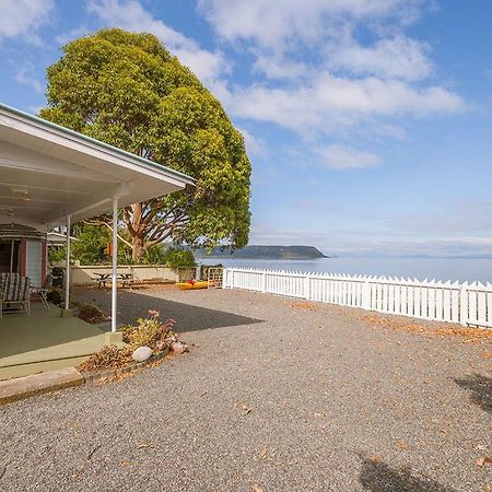 Lake Edge Cottage - Waitahanui Holiday Home Buitenkant foto