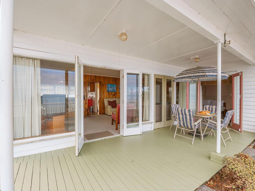 Lake Edge Cottage - Waitahanui Holiday Home Buitenkant foto
