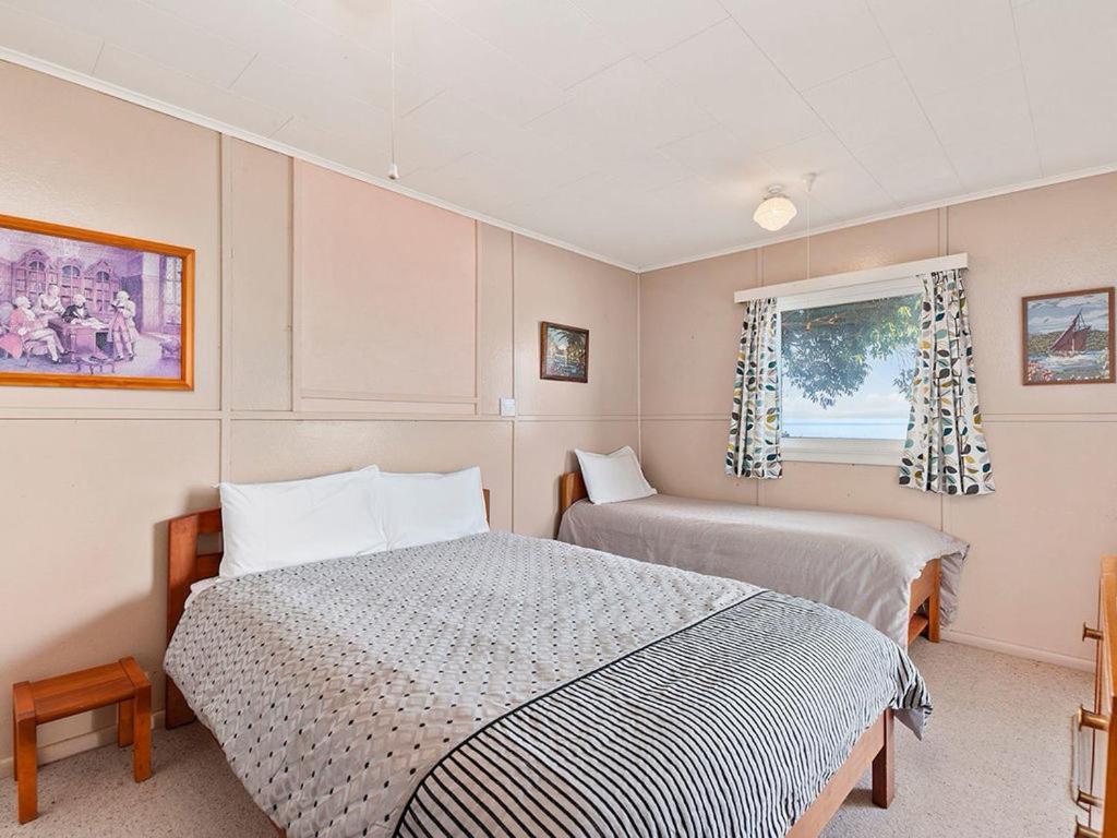 Lake Edge Cottage - Waitahanui Holiday Home Buitenkant foto