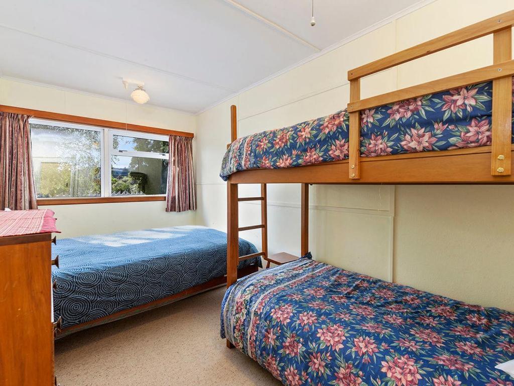 Lake Edge Cottage - Waitahanui Holiday Home Buitenkant foto