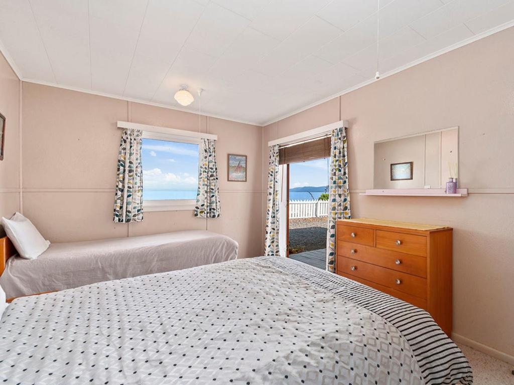 Lake Edge Cottage - Waitahanui Holiday Home Buitenkant foto